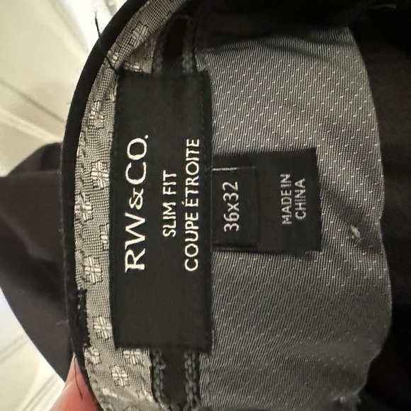 RW and Co 46L black suit. - Picture 5 of 5